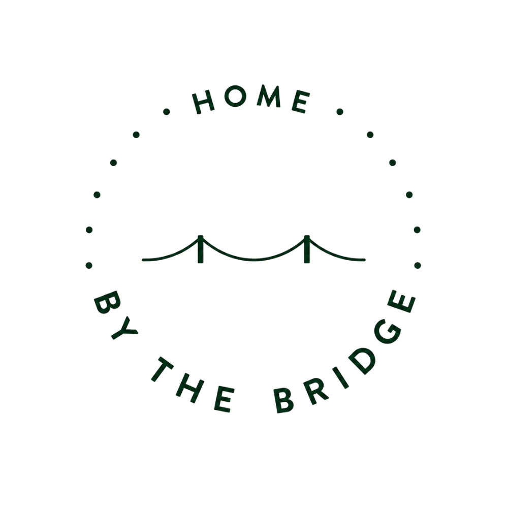 Home by the bridge Hotel